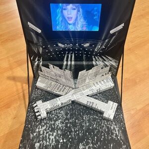 Reputation Stadium Tour VIP Box only. charger included.
